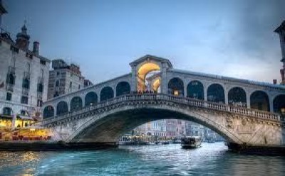 ponte_di_rialto_a_venezia.jpg